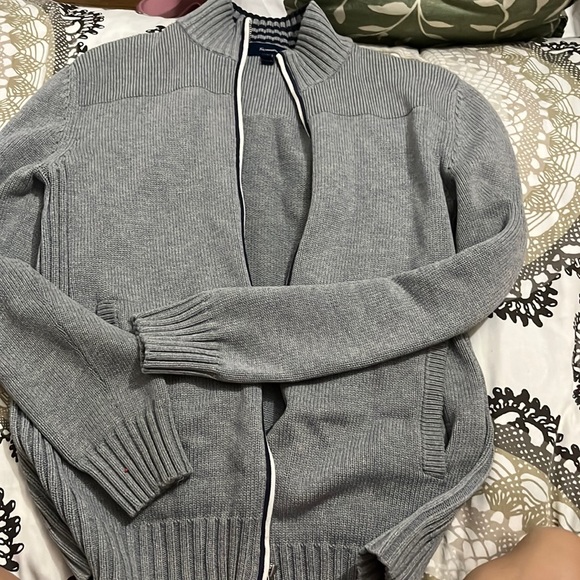 Facconable zipper sweater